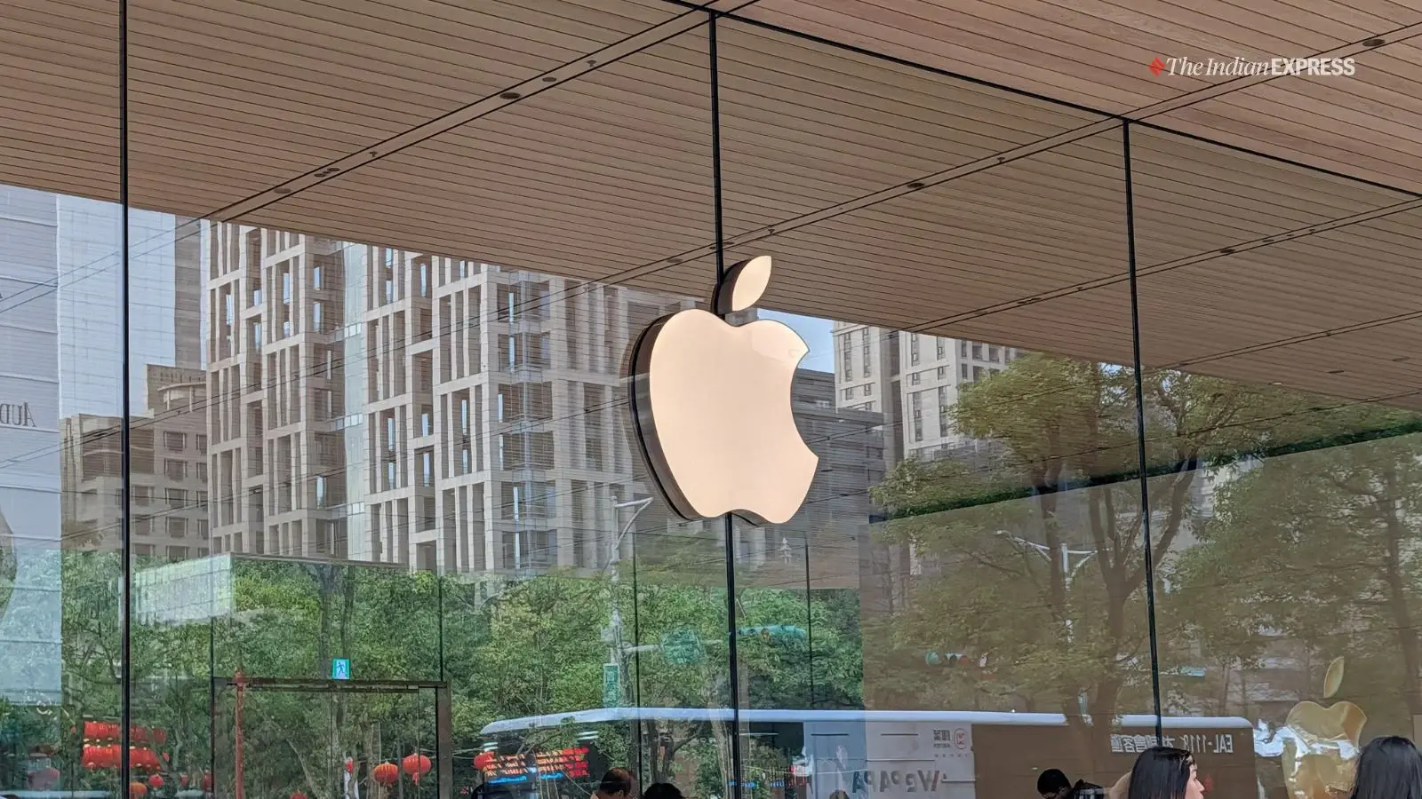 Apple Maps could follow Google Maps with in-app ads